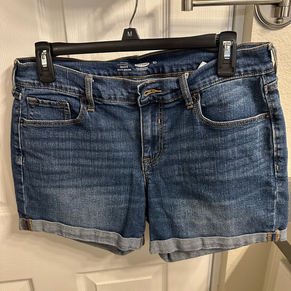 Old Navy fitted Jean shorts size 10